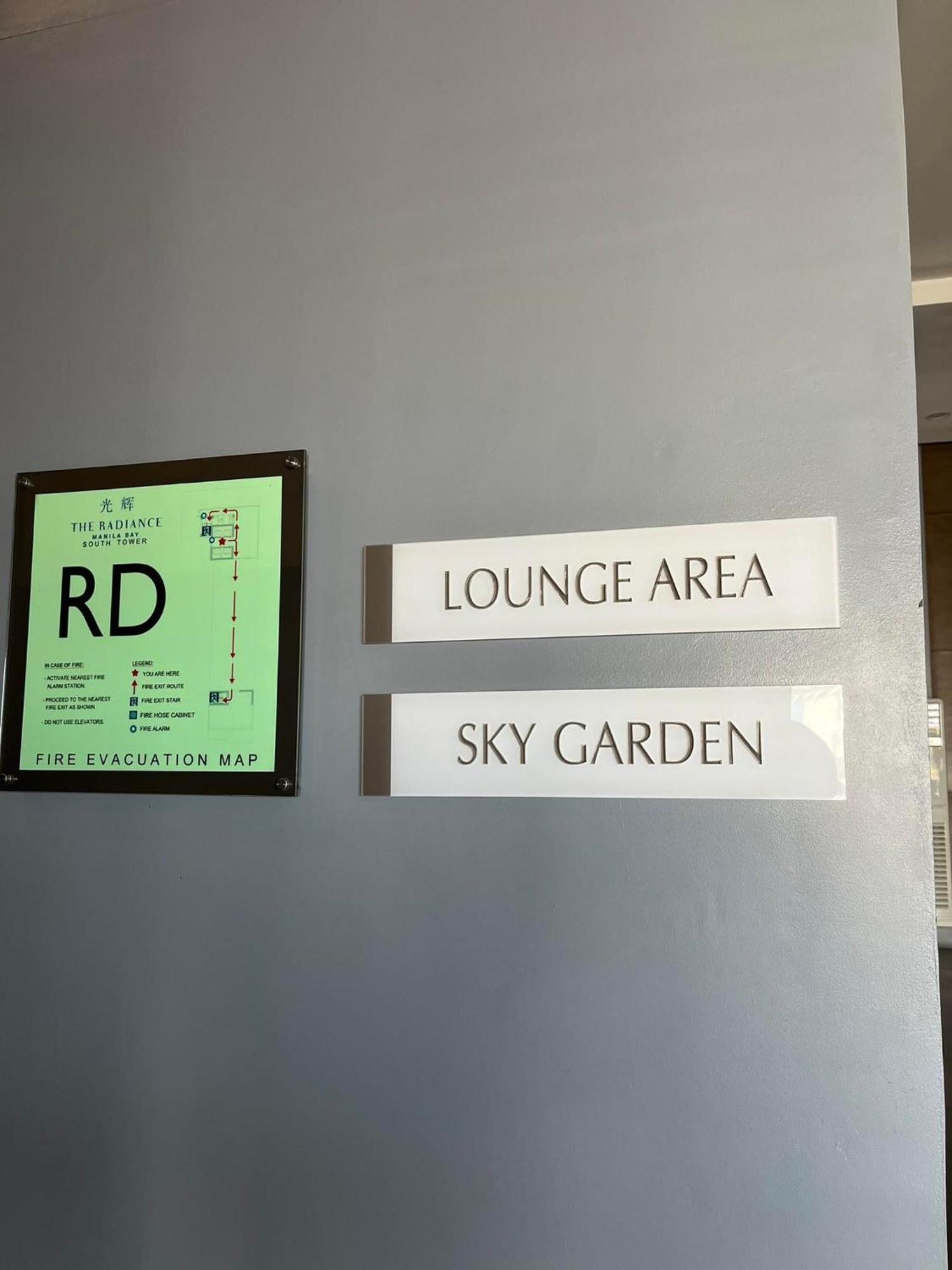 Bayfront Staycation 33 - Pet-friendly With Pool, Fast Wifi, Netflix - Near Moa, Airport, Bay, Picc And Cpp * Manila
