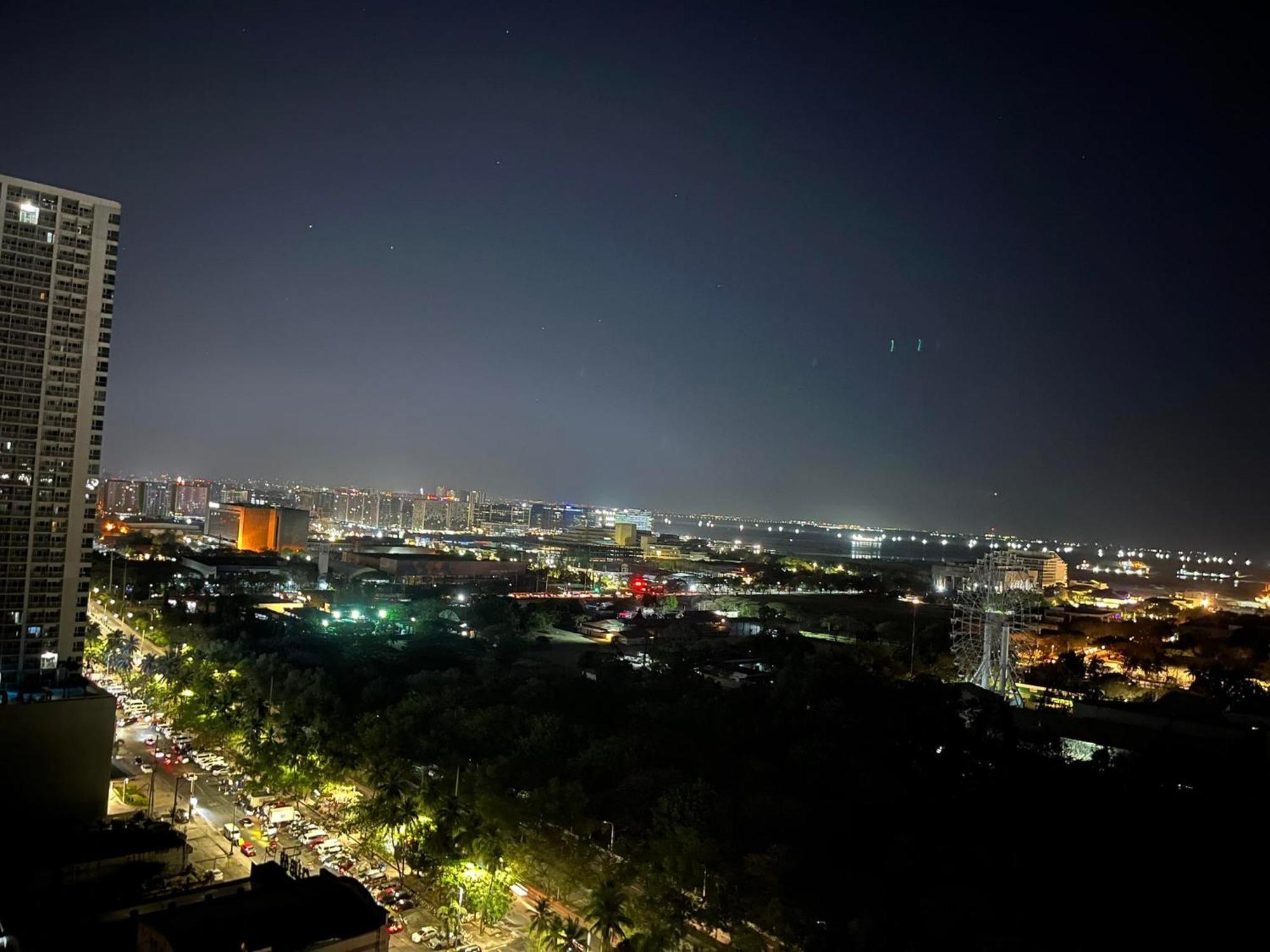 Bayfront Staycation 33 - Pet-friendly With Pool, Fast Wifi, Netflix - Near Moa, Airport, Bay, Picc And Cpp * Manila