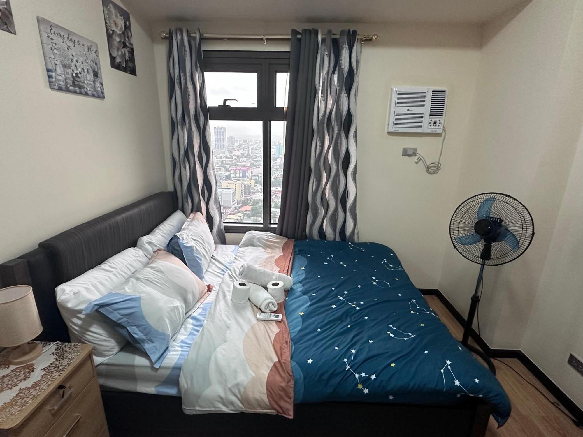 Aparthotel Bayfront Staycation 33 - Pet-friendly With Pool, Fast Wifi, Netflix - Near Moa, Airport, Bay, Picc And Cpp Manila